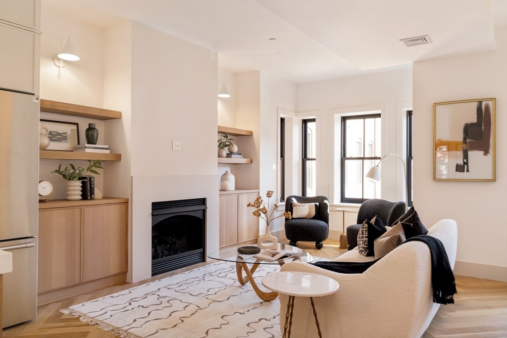 Boston, Massachusetts 02118, United States, 2 Bedrooms Bedrooms, ,3 BathroomsBathrooms,Residential,Active,215597