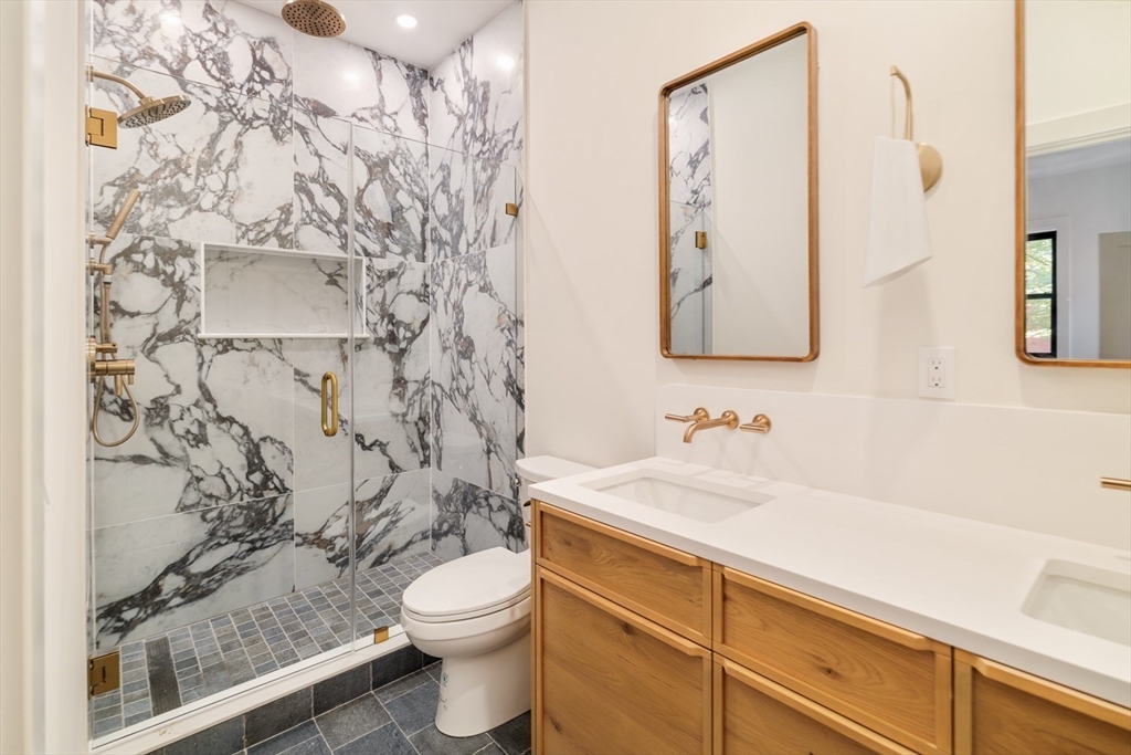 Boston, Massachusetts 02118, United States, 2 Bedrooms Bedrooms, ,3 BathroomsBathrooms,Residential,Active,215597