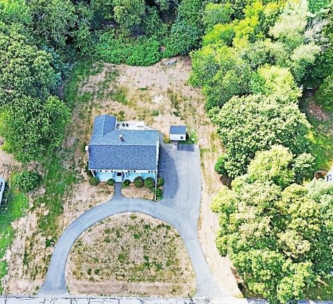 6 Weetamoe Dr Freetown MA 02702