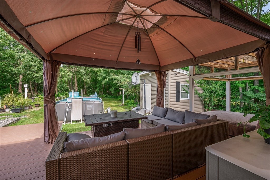 1295 Hildreth St, Dracut, MA Photo #11