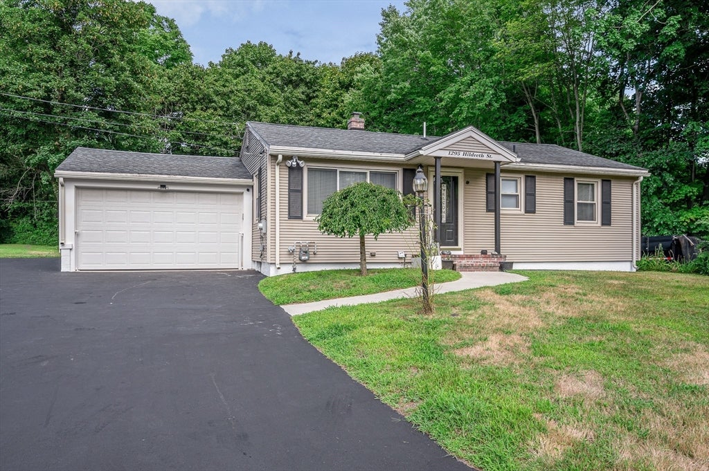 1295 Hildreth St, Dracut, MA Photo #24