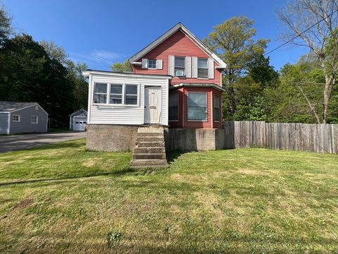 104 Temple St Gardner MA 01440