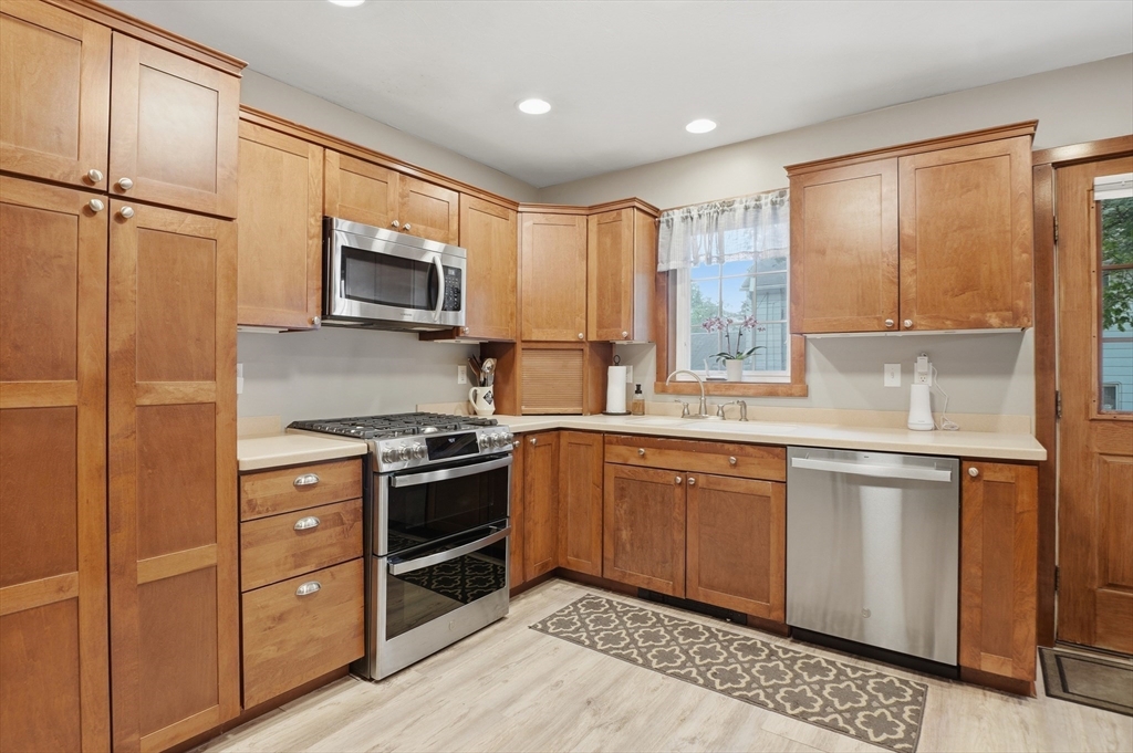 85 Burncoat Street, Worcester, MA Photo #15
