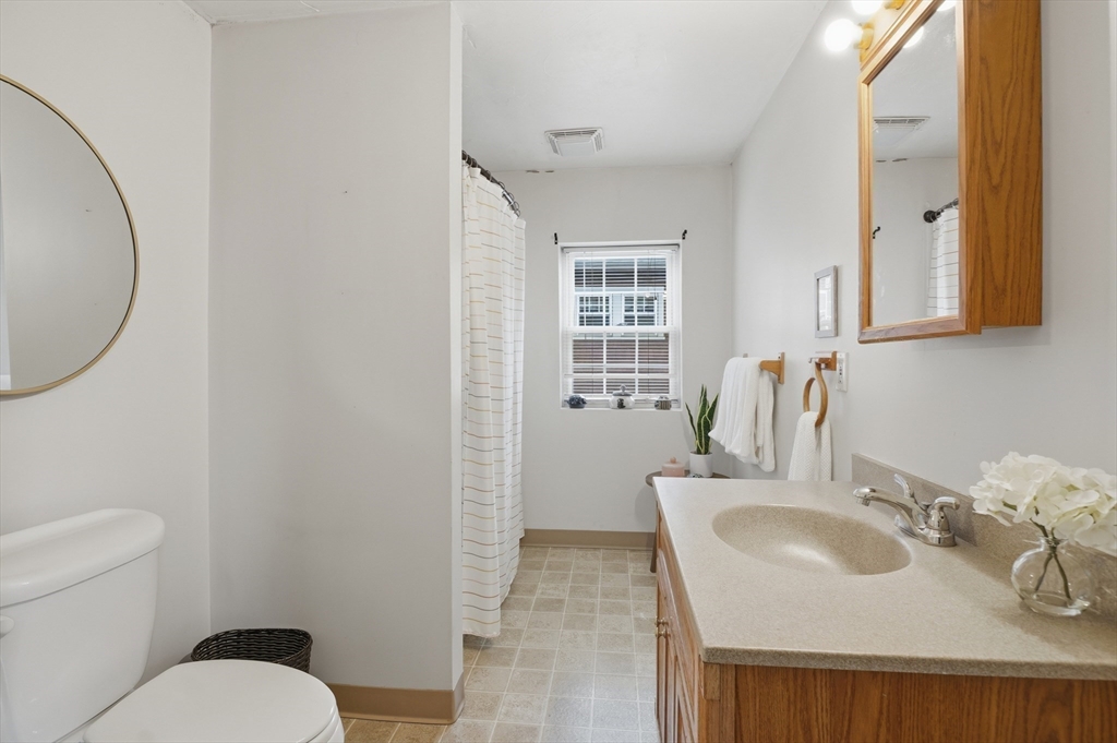 85 Burncoat Street, Worcester, MA Photo #36