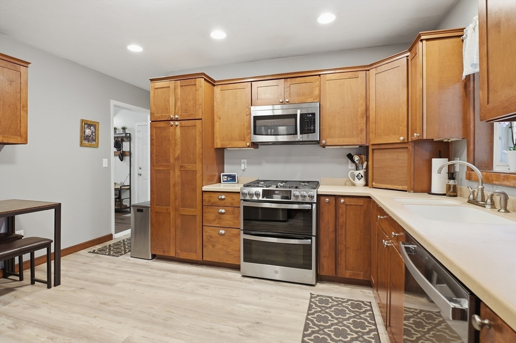 85 Burncoat Street, Worcester, MA Photo #13