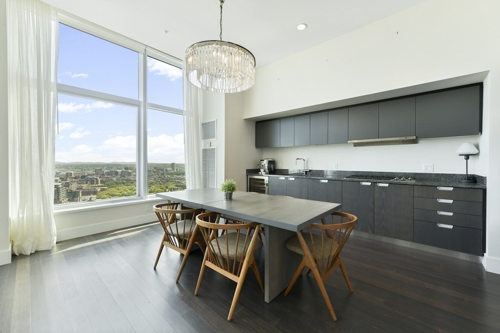 110 Stuart Street PH1