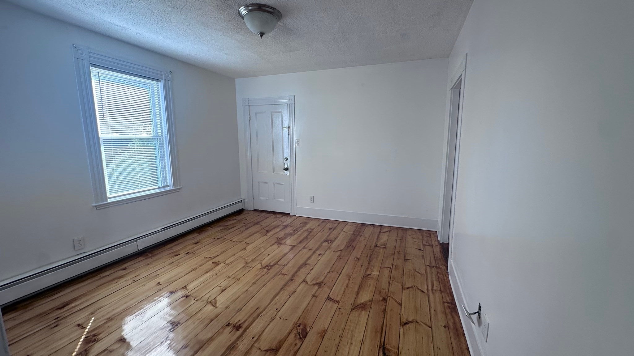 33 Warren ST #2, Peabody, MA Photo #2
