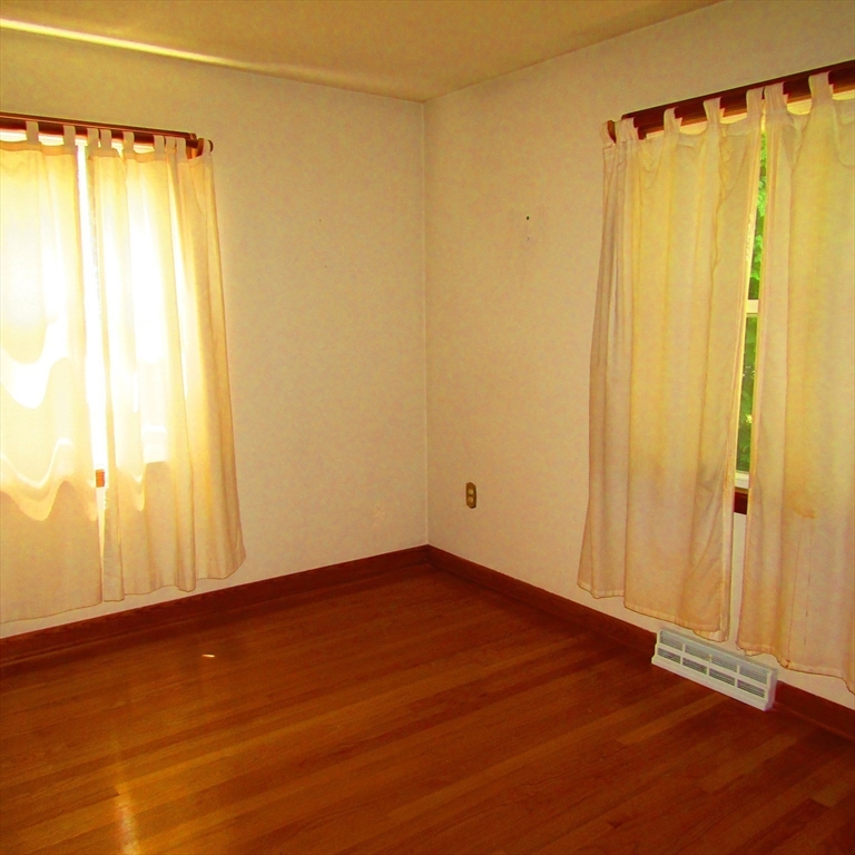 33 Claire Avenue, Northampton, MA Photo #19