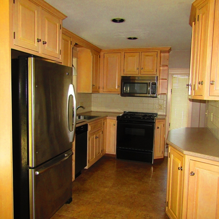 33 Claire Avenue, Northampton, MA Photo #9