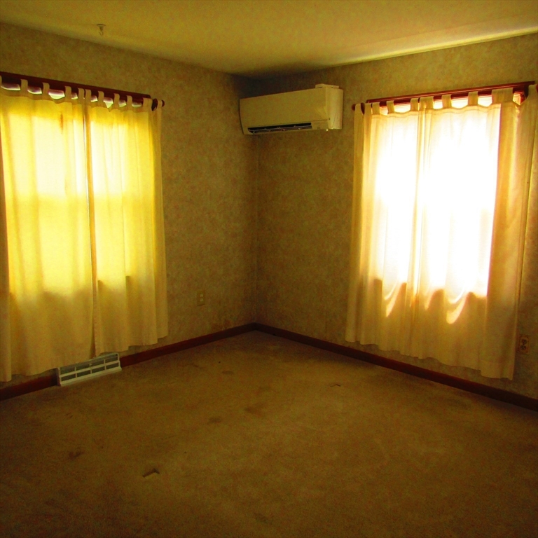 33 Claire Avenue, Northampton, MA Photo #18
