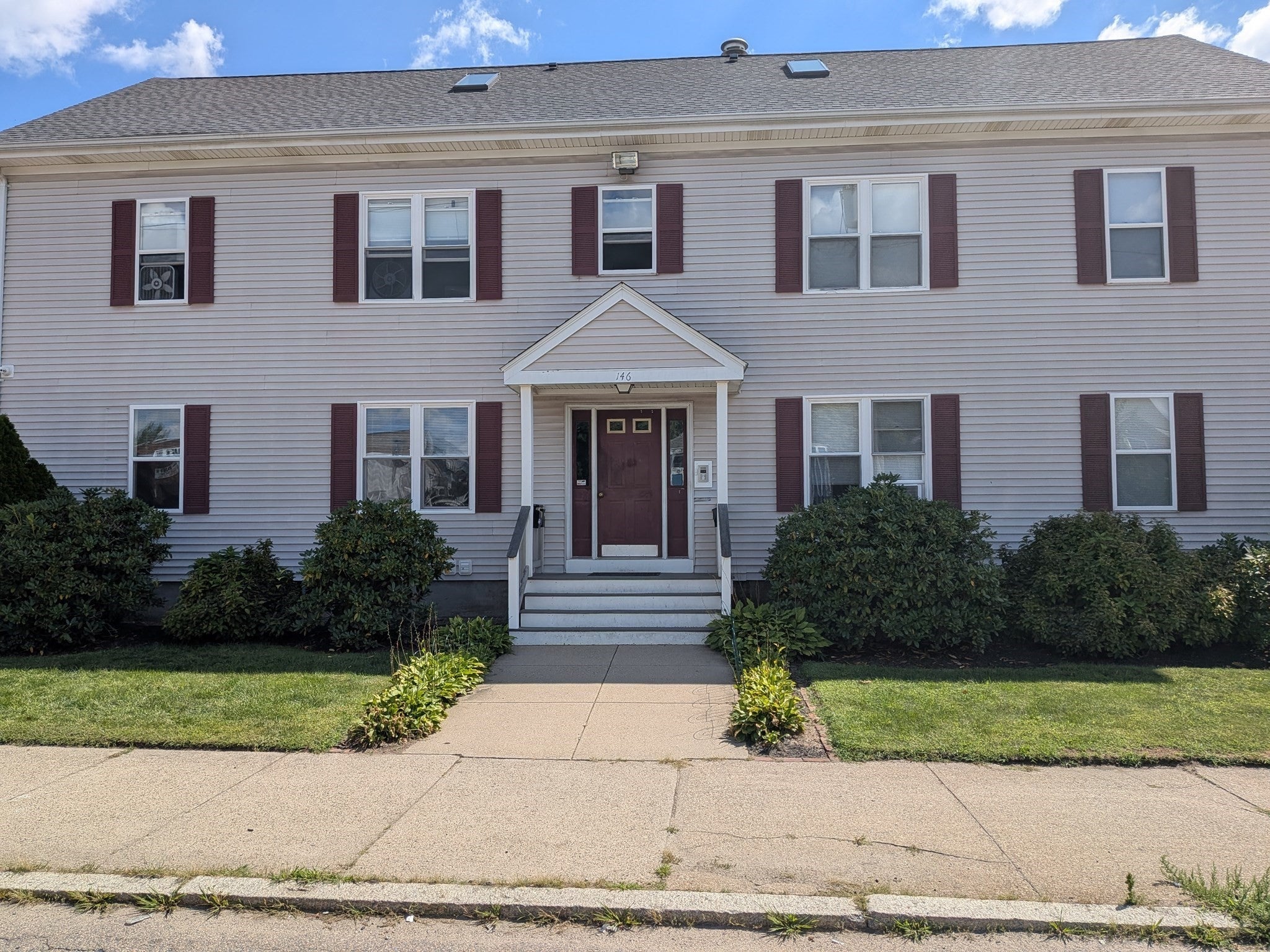 Photo of 146 Pine St, Attleboro, MA