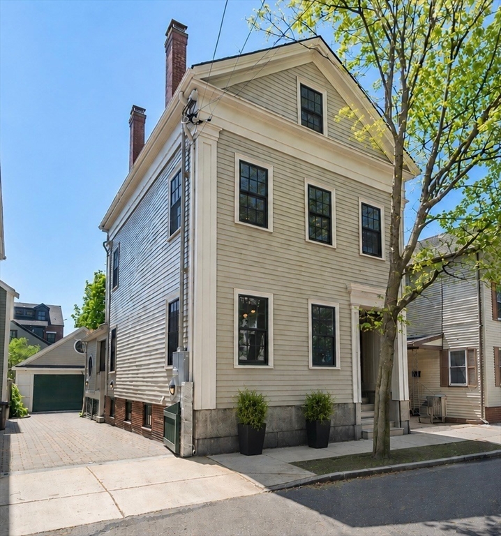 Photo of 138 Thorndike St, Cambridge, MA