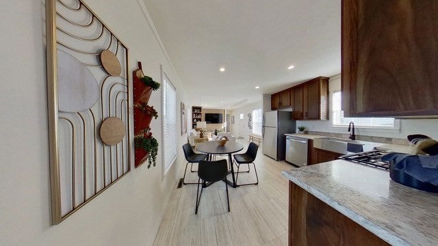 165 Newbury 8