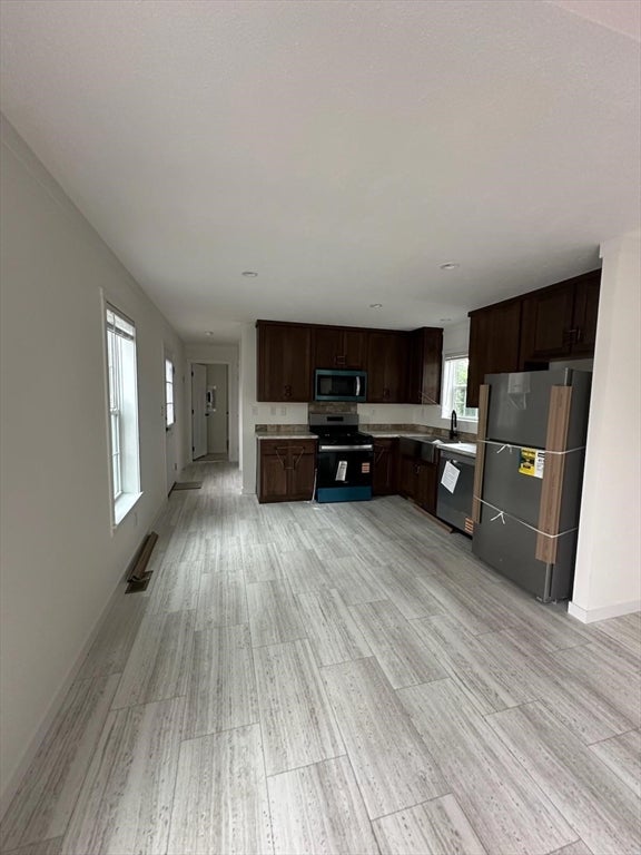 165 Newbury 8