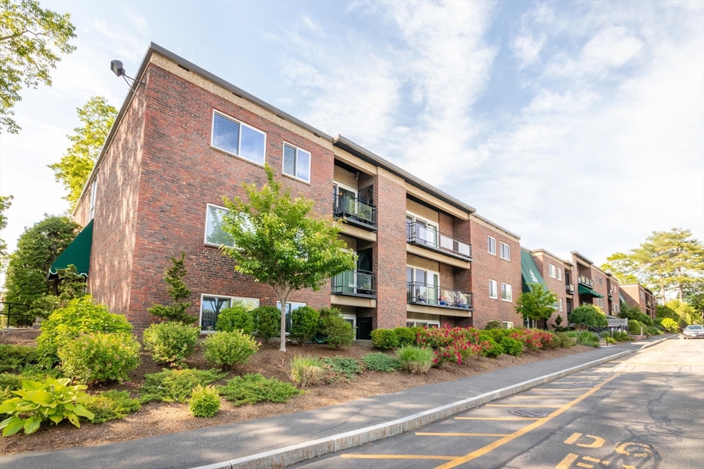 1202 Greendale Ave 131