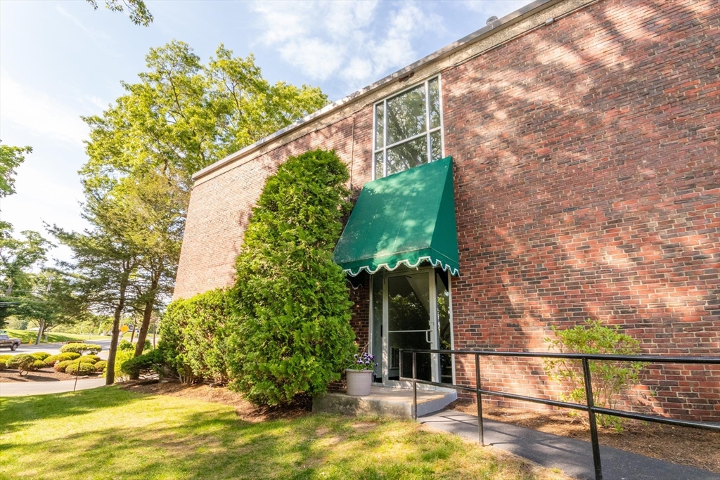 1202 Greendale Ave 131