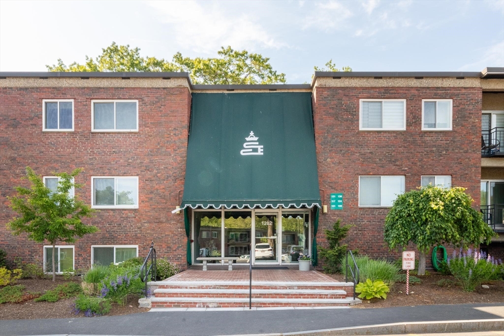 1202 Greendale Ave 131