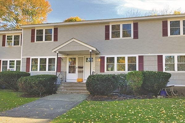 Click for 1 Elm Ct #3, North Andover, MA slideshow Click for 1 Elm Ct #3, North Andover, MA slideshow