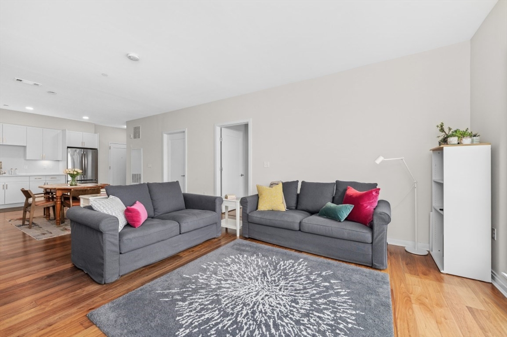 3531 Washington Street 417