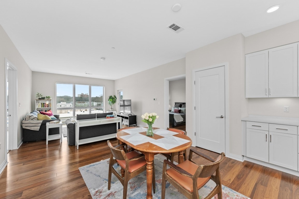 3531 Washington Street 417