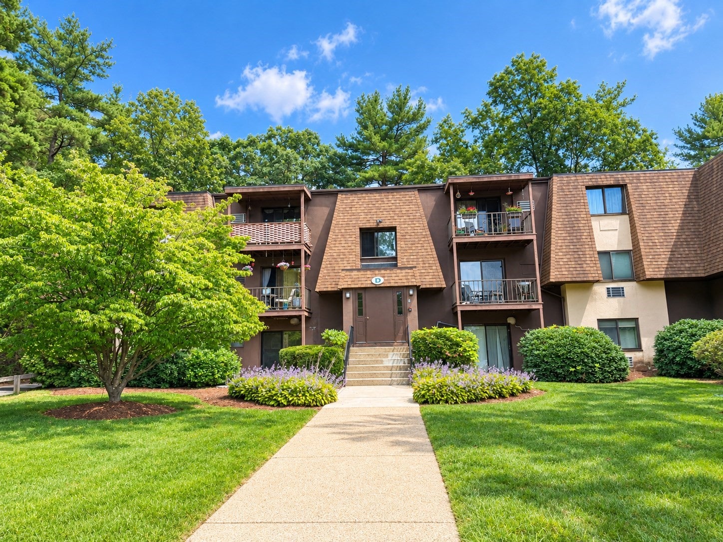 Photo of 491 W Central St, Franklin, MA