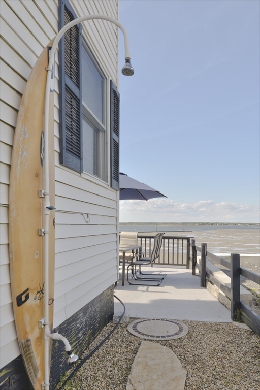 18 River St