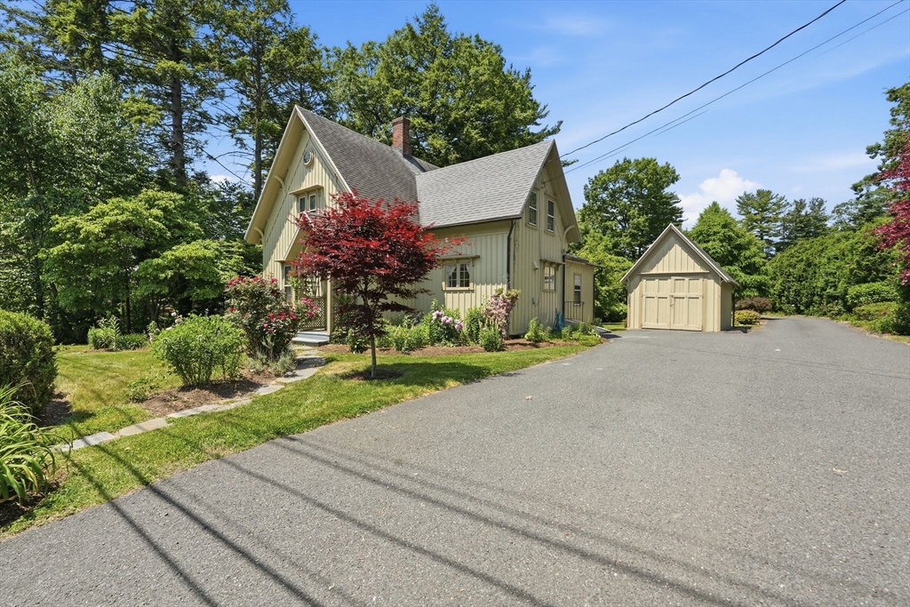 38 Round Hill Road