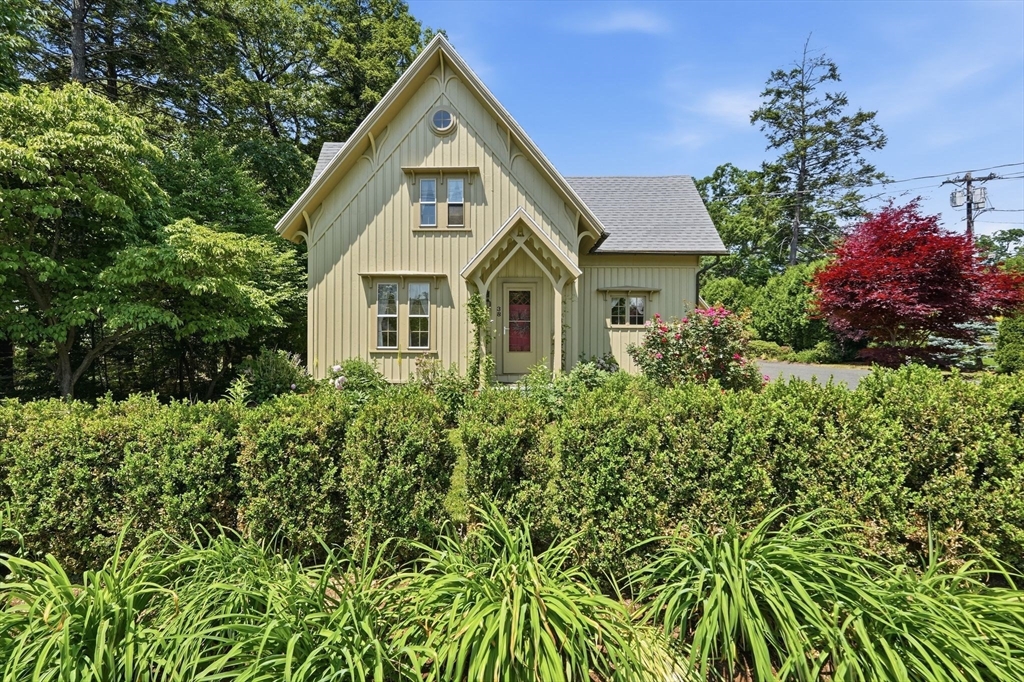 38 Round Hill Road