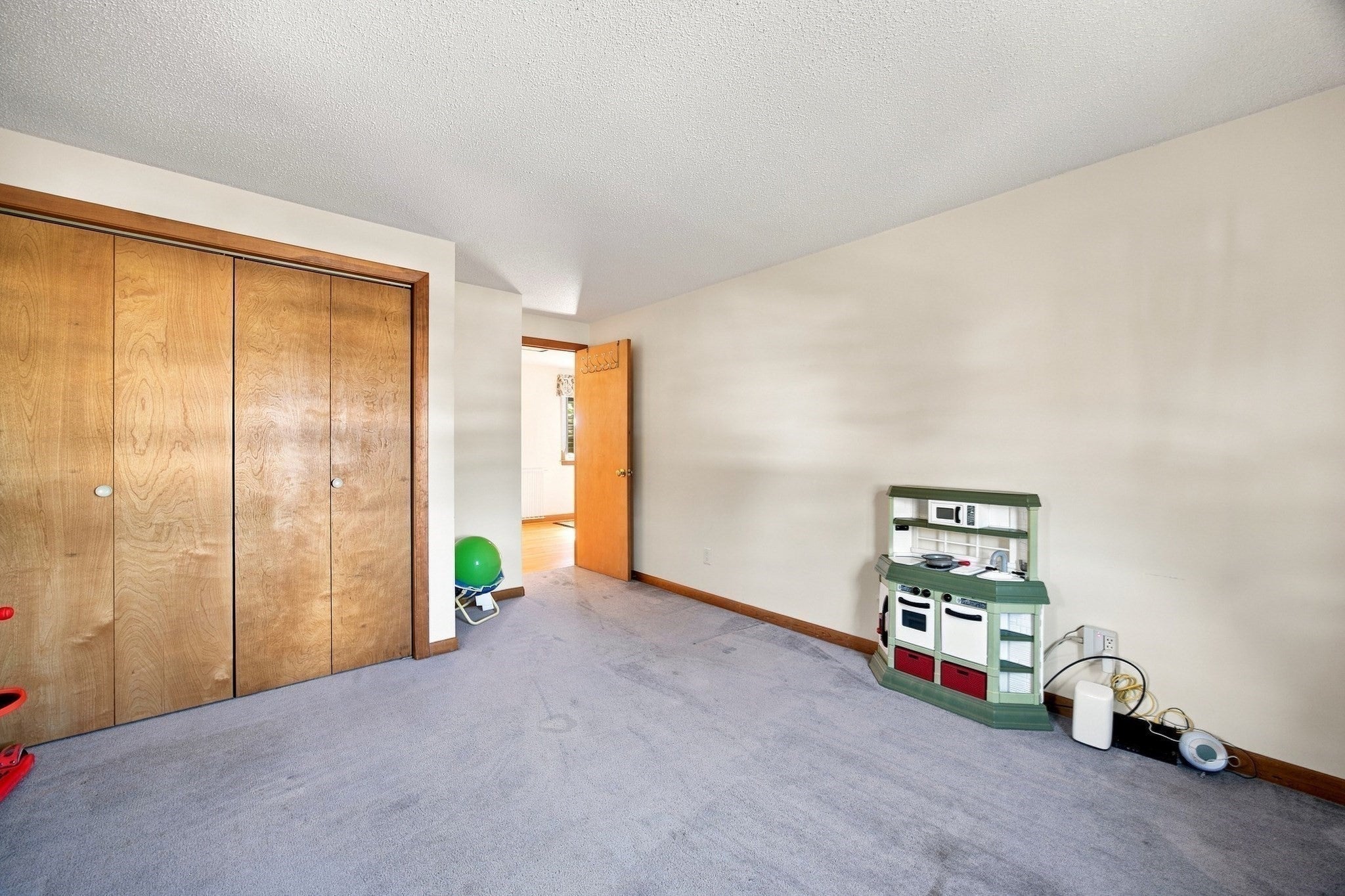 4 Rita Circle, South Hadley, MA, 4 Rita Circle, South Hadley, MA Photo #26