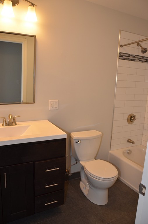 6 Admiral's Way #8, Chelsea, MA Photo #14