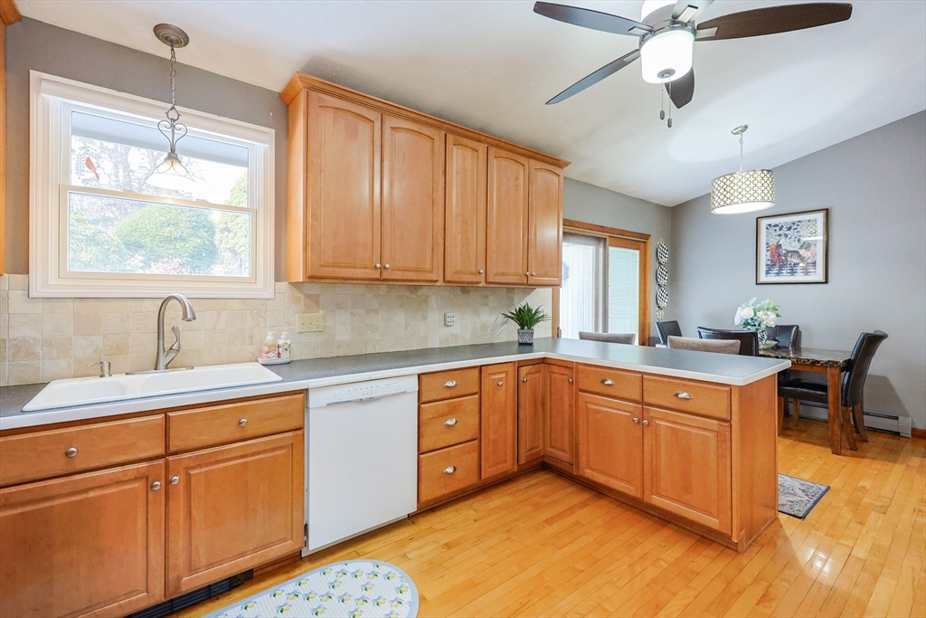 36 Bruce Avenue, Shrewsbury, MA Photo #11