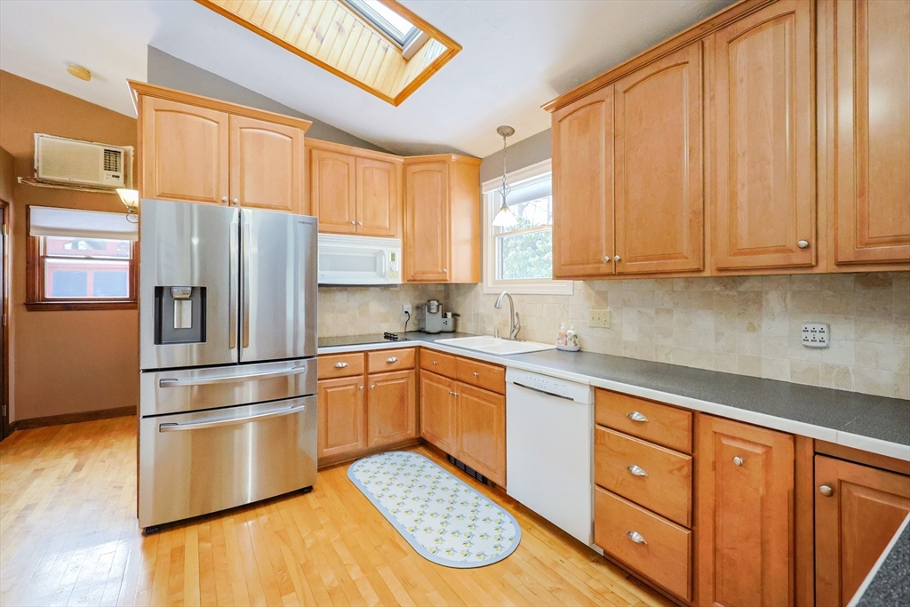 36 Bruce Avenue, Shrewsbury, MA Photo #10