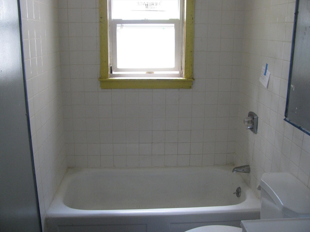 86 Pheland St, Springfield, MA Photo #15