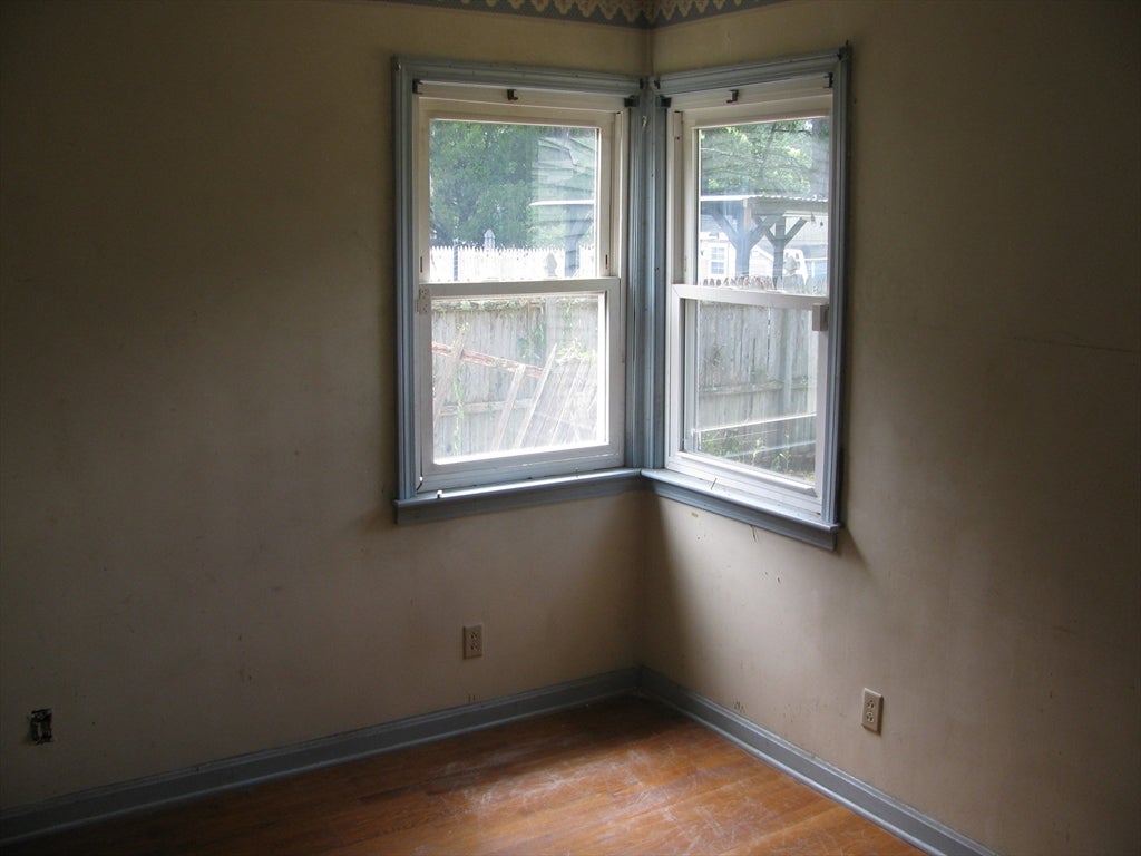 86 Pheland St, Springfield, MA Photo #9