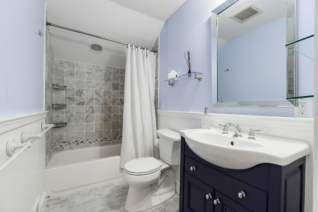 228 Beacon St 1