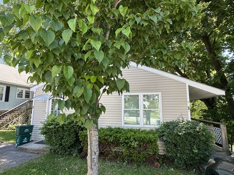 Photo of 5 Loring St, Worcester, MA 01606 (MLS # 73529247)