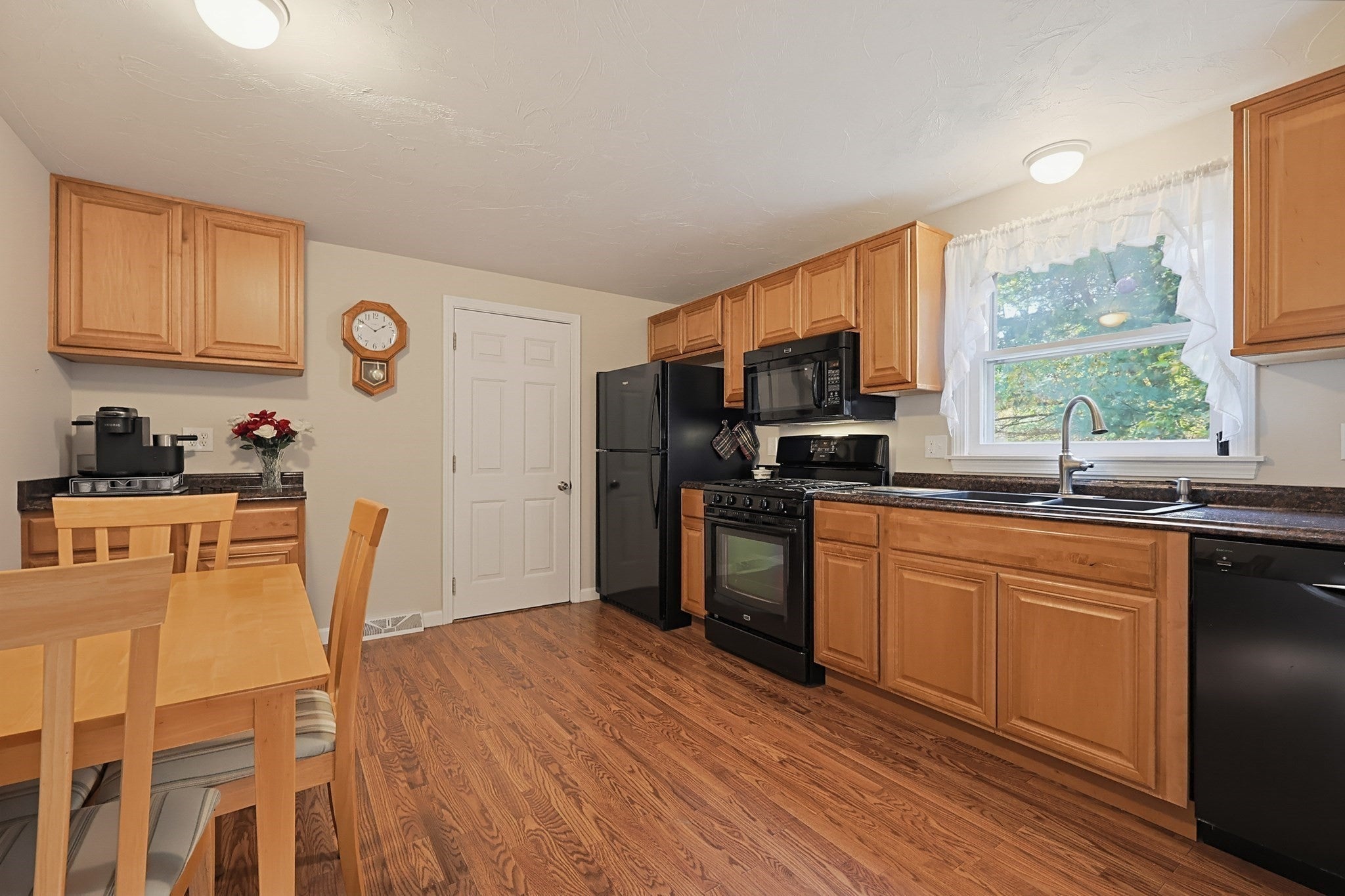 23 Buena Vista Dr #23, Franklin, MA, 23 Buena Vista Dr #23, Franklin, MA Photo #8