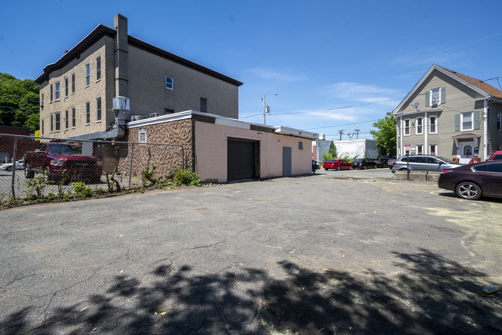 135 Lafayette Sq