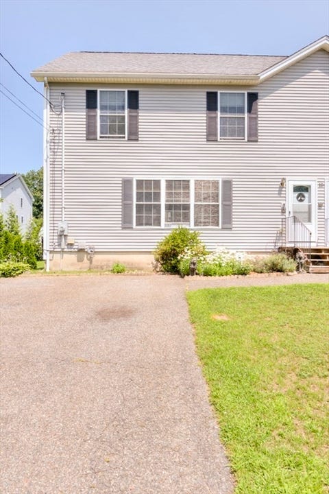 Photo of 18B Kennebec Ave, Worcester, MA 01606 (MLS # 73557026)