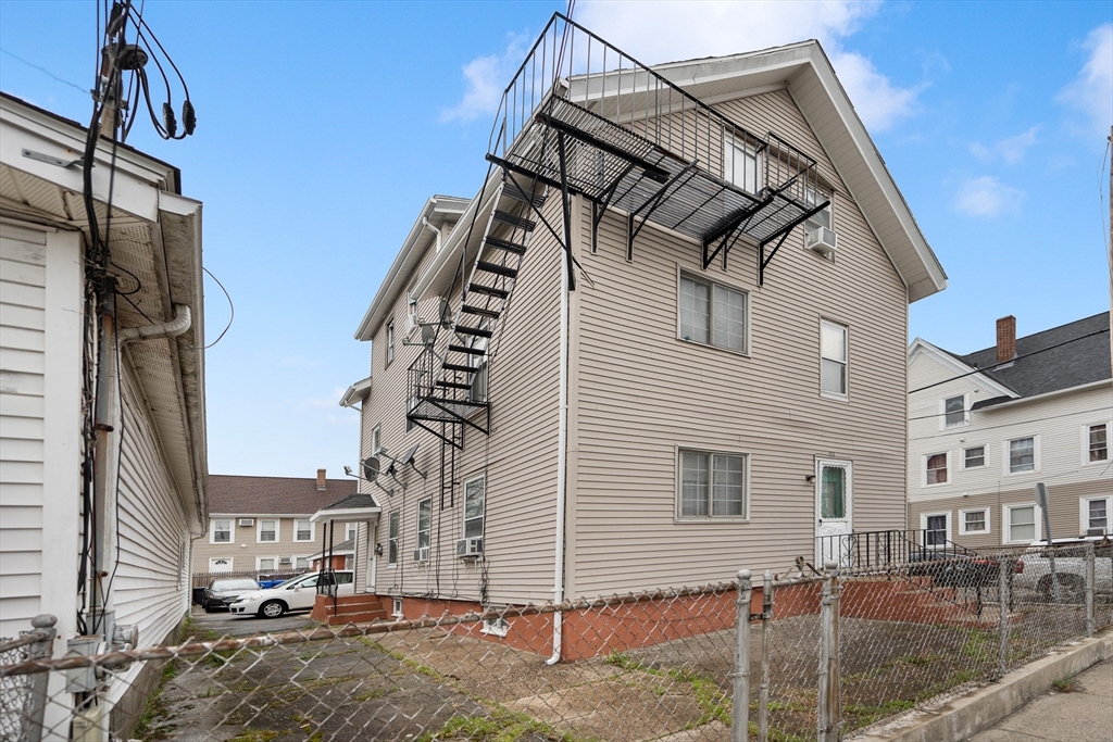 518 Lonsdale Avenue, Pawtucket, RI Photo #21
