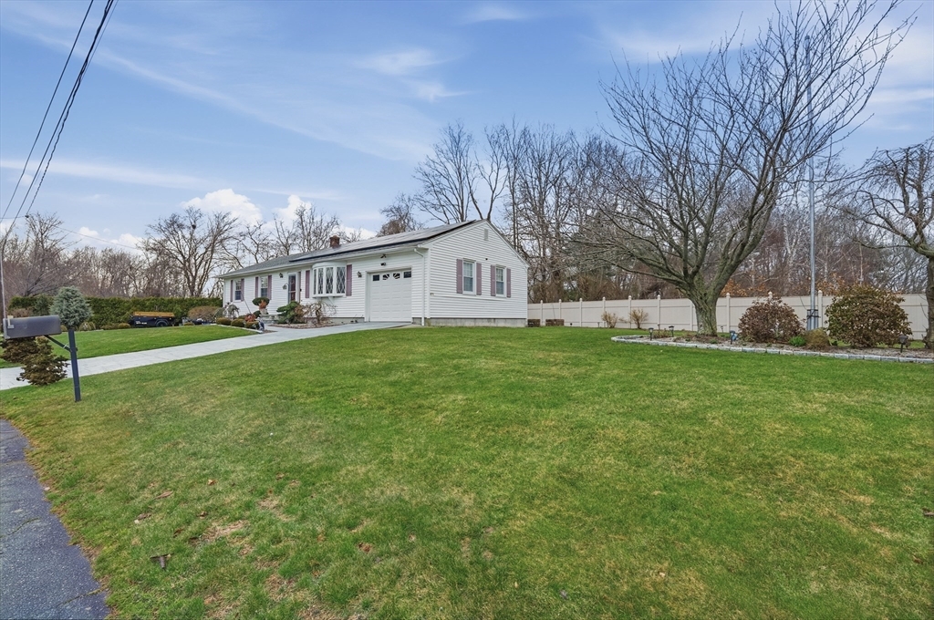 572 Bartlett Street