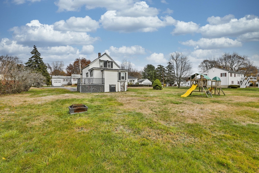 Methuen, Massachusetts 01844, United States, 3 Bedrooms Bedrooms, ,1 BathroomBathrooms,Residential,Active,244181