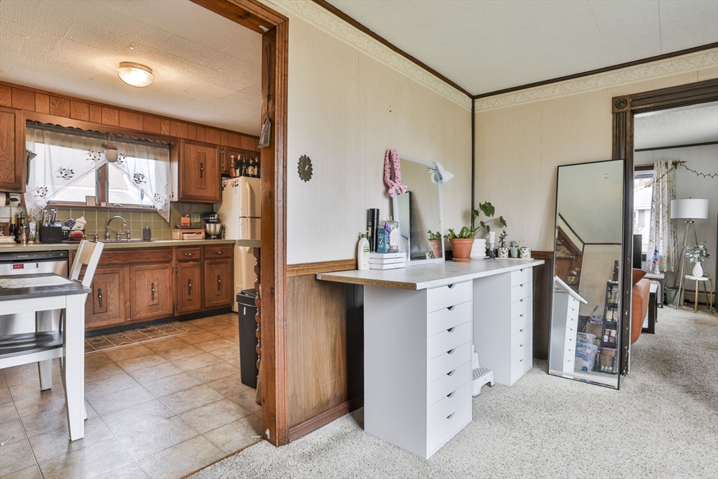 Methuen, Massachusetts 01844, United States, 3 Bedrooms Bedrooms, ,1 BathroomBathrooms,Residential,Active,244181