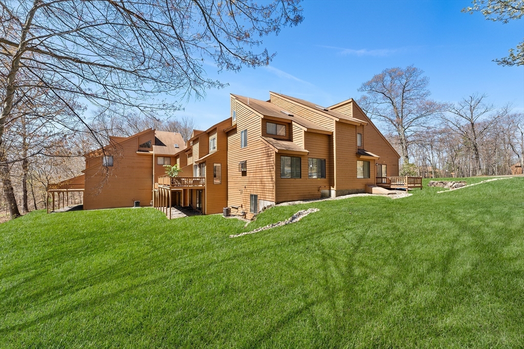 61 Clement Ct 61