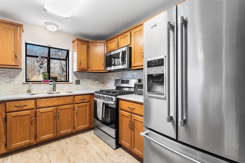 61 Clement Ct 61