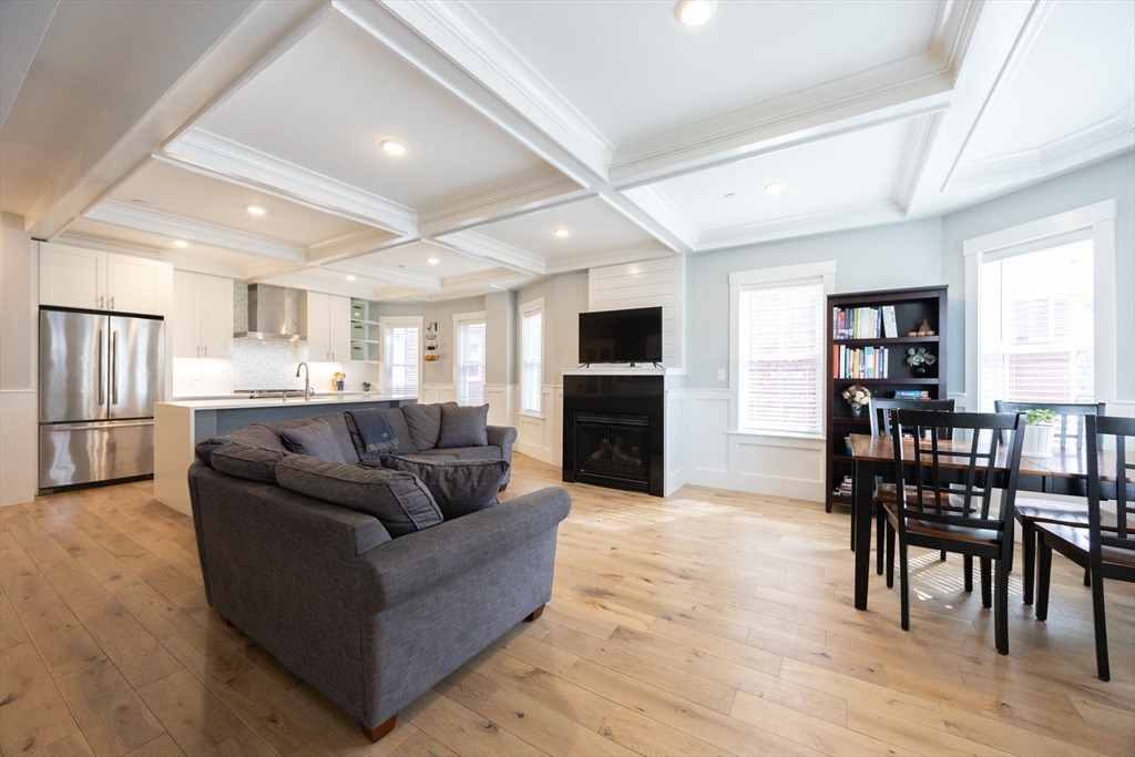 81 Conwell Ave 2