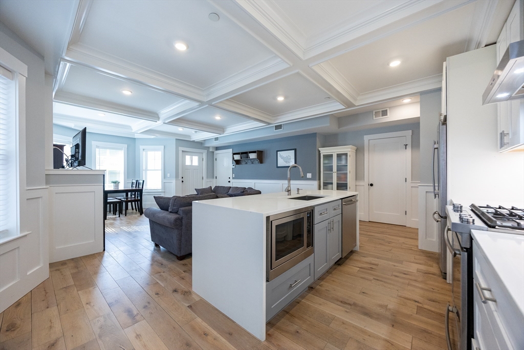 81 Conwell Ave #2, Somerville, MA Photo #10