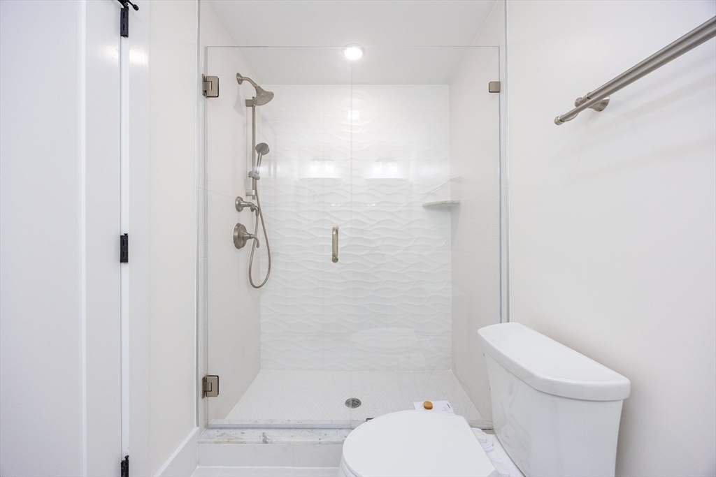 81 Conwell Ave #2, Somerville, MA Photo #32