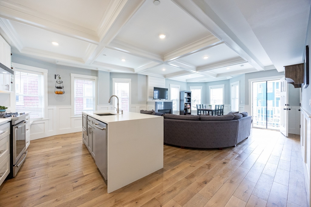 81 Conwell Ave #2, Somerville, MA Photo #11