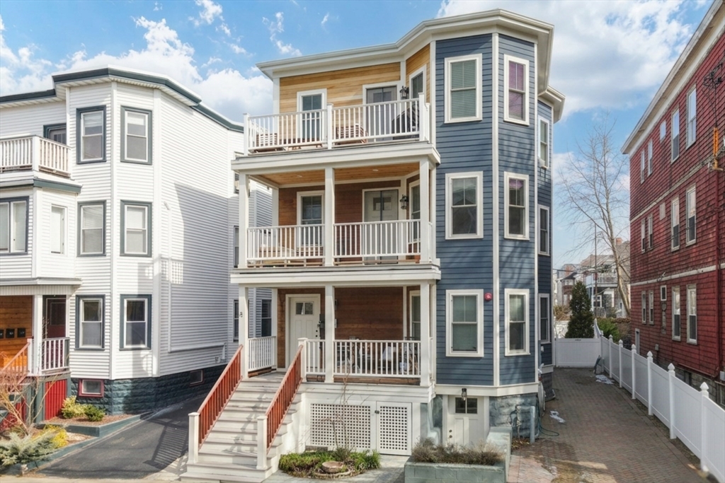 81 Conwell Ave #2, Somerville, MA Photo #1